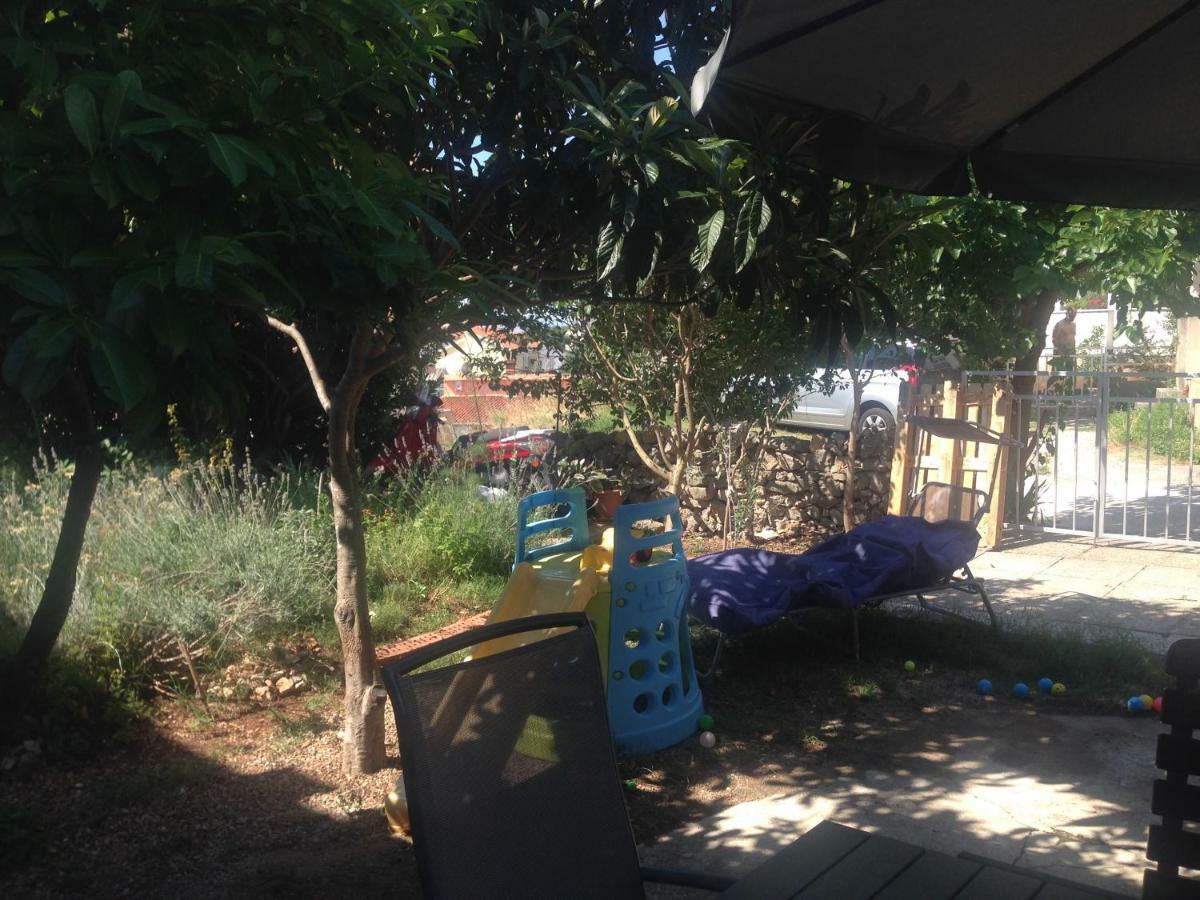 Lili Apartments, Sv Dunata 18 Kornić エクステリア 写真